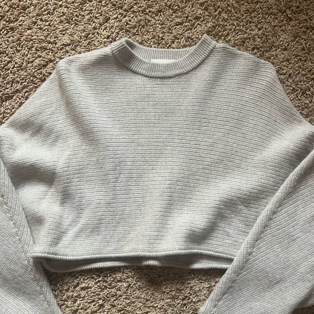 Aritzia Grey Knit Cropped Sweater